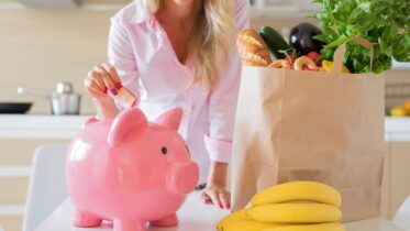 6 Tips to Save Money on Grocery Shopping While Living Alone