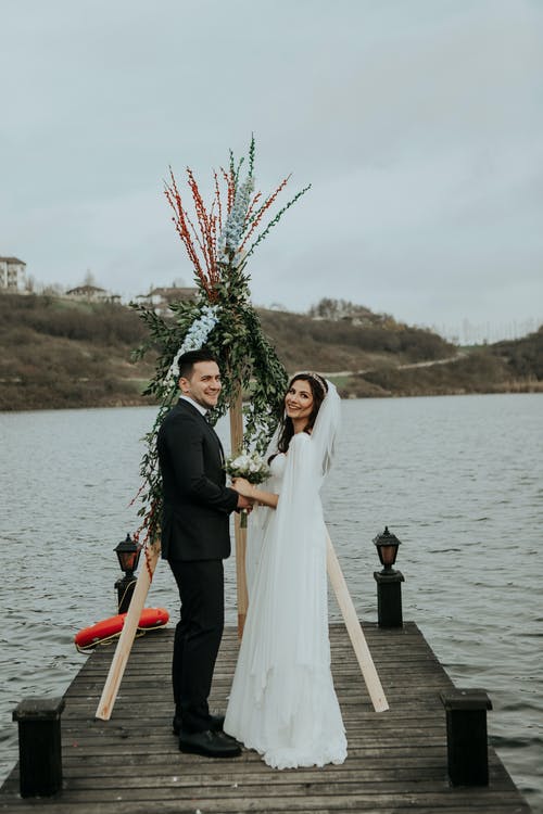 wooden wishing well wedding