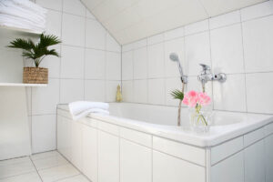 Best Bathtub Refinishing Near Me