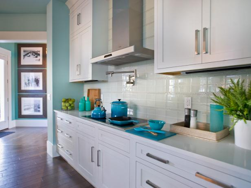 3 Best Reasons Why You Should Choose Glass Backsplash Tile in Your ...