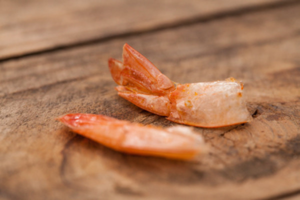 What are the benefits of eating shrimp tail
