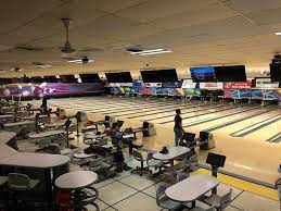5 Reasons Why Bowling Alleys Are Great Places for Family Outings
