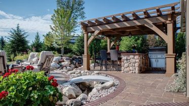 4 Ways Landscape Architects Can Transform Your Outdoor Space